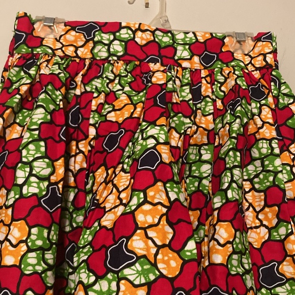 Grass-Fields bright colored floral skirt, pockets, elastic waist sz. 10 - Picture 2 of 6